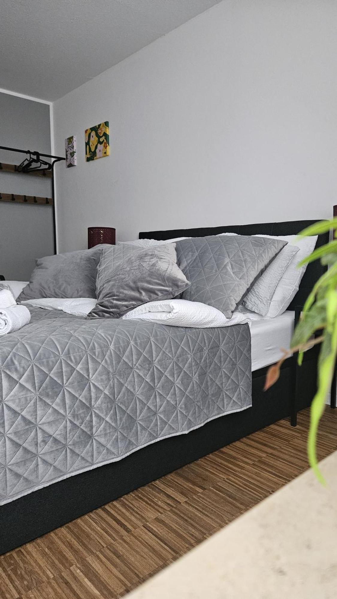 80 M2 Moderne Und Zentrale Wohnung In Hannover Mit Eigenem Parkplatz المظهر الخارجي الصورة